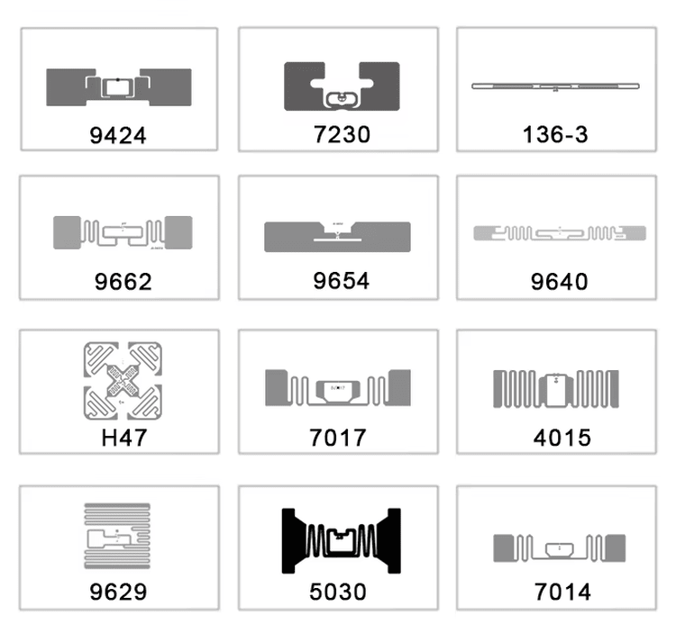 ملصقات UHF RFID لمواقع رفوف المستودعات معروضة بوضوح على سطح معدني لتطبيقات ملصقات UHF RFID.