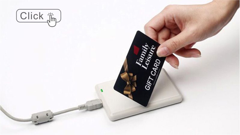 صورة لبطاقات هوية RFID مخصصة للدخول الآمن توضح خامة البطاقة وتشطيبها ضمن فئة بطاقات RFID.