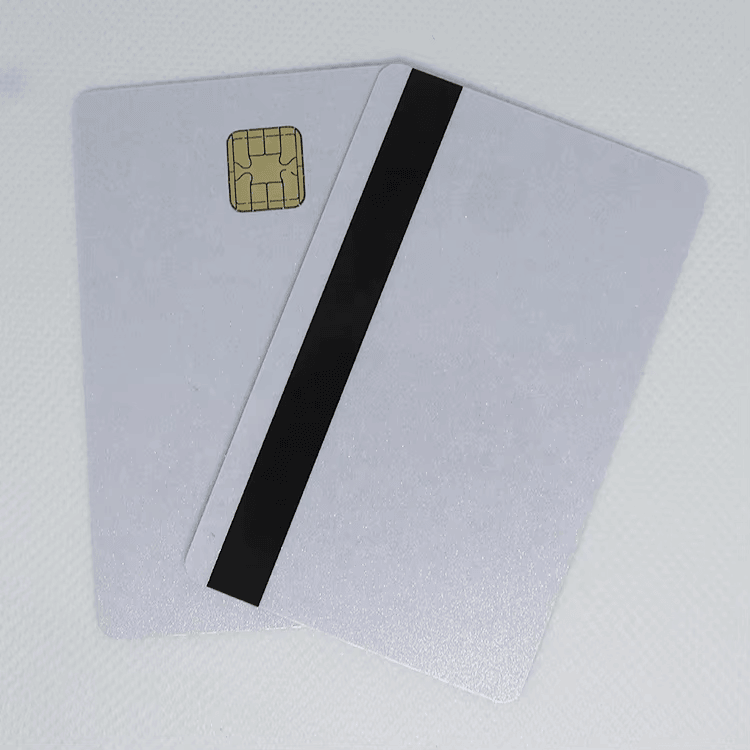 بطاقات IC تلامسية مخصصة للبرامج الآمنة، مع التركيز على الطباعة المخصصة على البطاقات في مشاريع بطاقات الشرائح التلامسية.