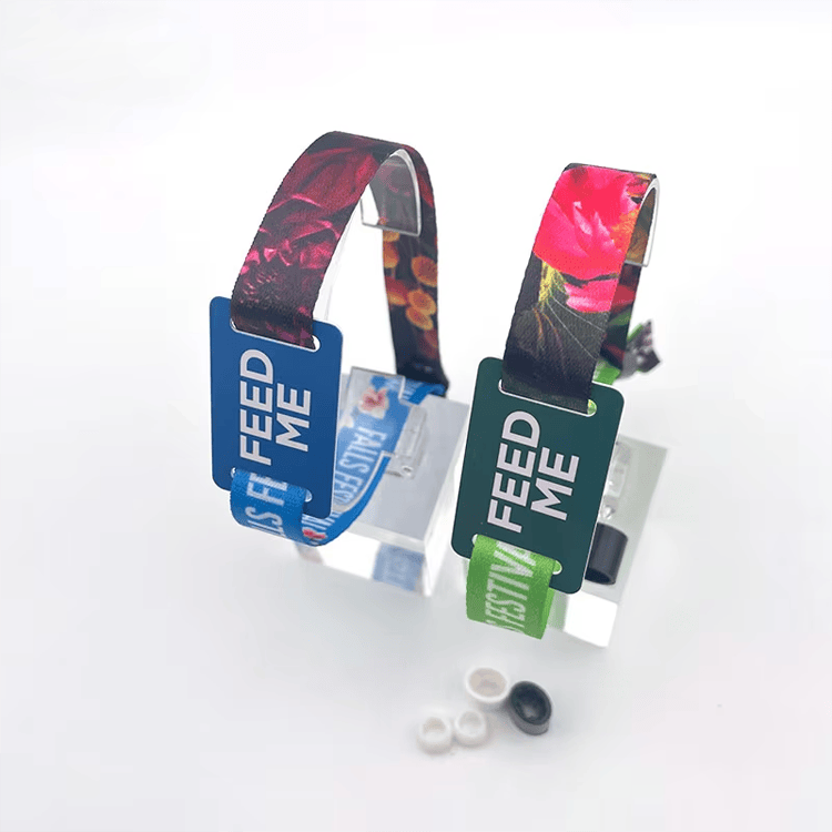صورة لأساور RFID القماشية المخصصة لدخول المؤتمرات تُظهر تخطيط الهوائي ضمن فئة أساور RFID القماشية.