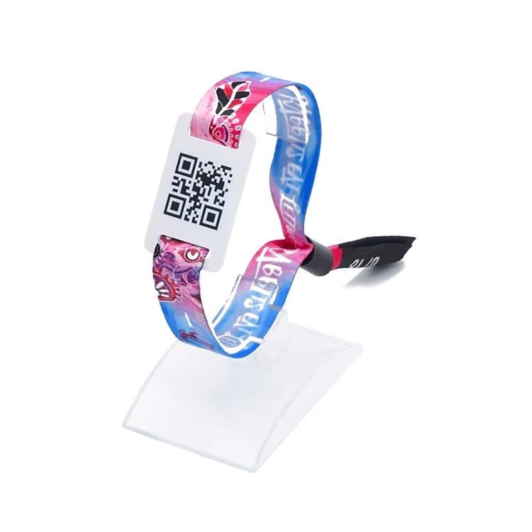 سوار RFID قماشي أخضر ذكي للدخول الآمن، بتشطيب ناعم مناسب لتوزيع الأدوية والتحكم بدخول الأجنحة.