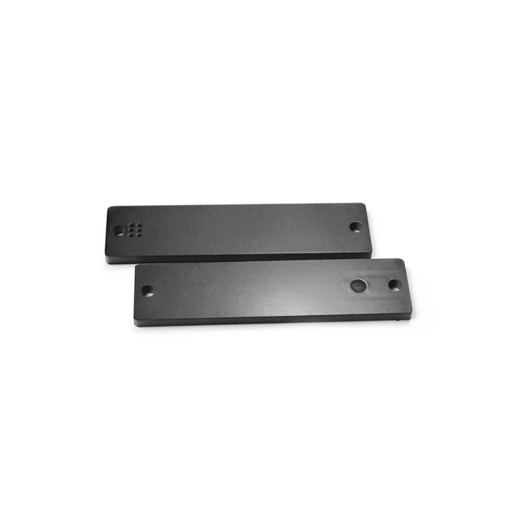 تُبرز هذه الصورة وسم RFID PCB متين لتتبع الأصول المعدنية من حيث الهيكل المعدني المتين ضمن تطبيقات فئة علامات PCB RFID للأسطح المعدنية.
