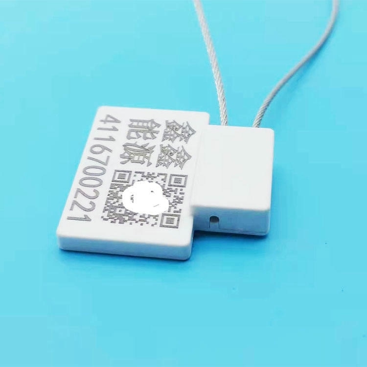 يُطبع على ختم RFID أبيض SS4544-1 رمز QR ورقم تسلسلي ونص لإظهار خيارات التعريف المخصص.