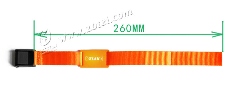 تشمل خيارات تخصيص العلامة التجارية لأساور RFID نايلون nlwb-06 شعارات منسوجة على أحزمة قماشية بألوان متعددة للتعريف المؤسسي.
