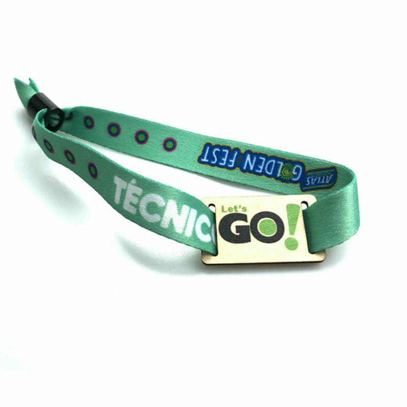 أساور RFID للمنتجعات بمزلّق خشبي