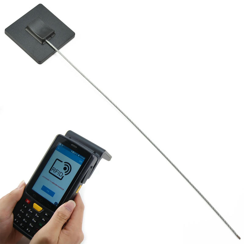 توضح هذه الصورة أختام كابل RFID مقاومة للعبث للوجستيات أثناء المسح دون تلامس ضمن تطبيقات أختام RFID الأمنية.