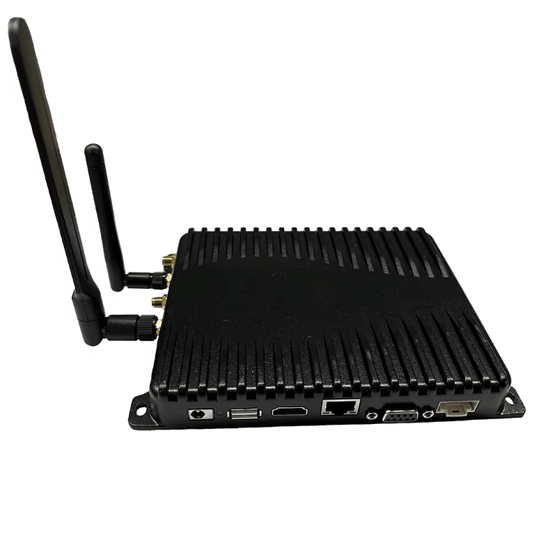 منظر بزاوية يوضح قارئ UHF بنظام Android طراز ZK-RFID408AOS-SC مع هوائيين مزدوجين ومنافذ اتصال خلفية.