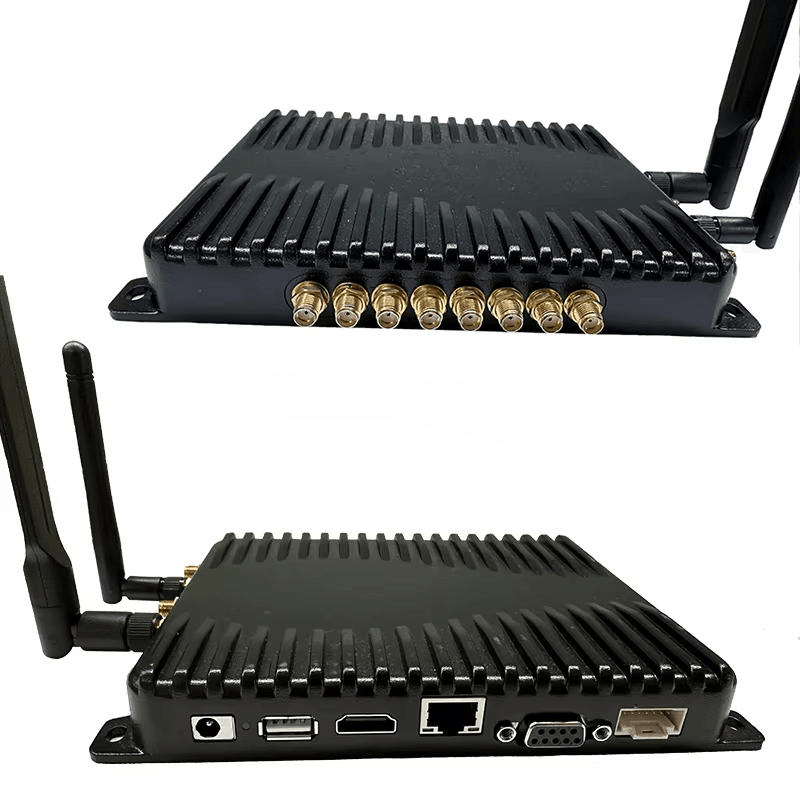 صورة مقسمة تعرض قارئ ZK-RFID408AOS-SC من الجانبين مع موصلات الهوائيات وواجهات الأجهزة المتعددة.