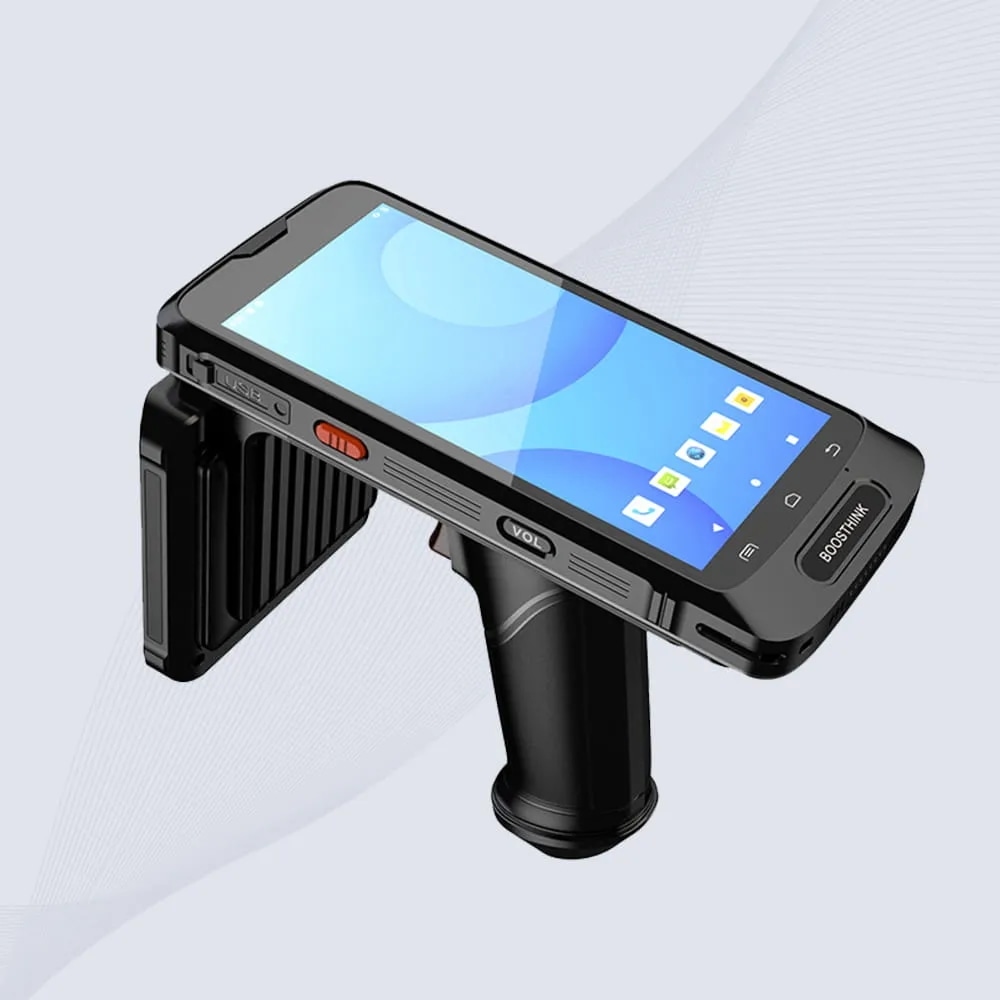 توفر الواجهة السفلية لقارئ RFID طراز CK-B3L منفذ USB Type-C حديثًا للشحن السريع ومزامنة البيانات الموثوقة.