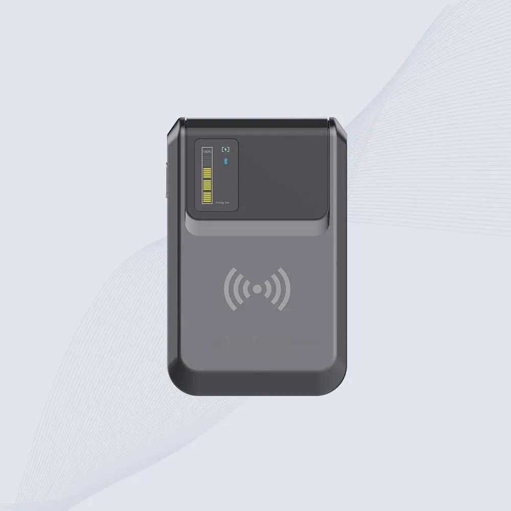 يعرض قارئ CK-R10 المتوافق مع iPhone بتقنية RFID من الواجهة الأمامية البسيطة مع إبراز شاشة البطارية وأيقونة الاتصال اللاسلكي.