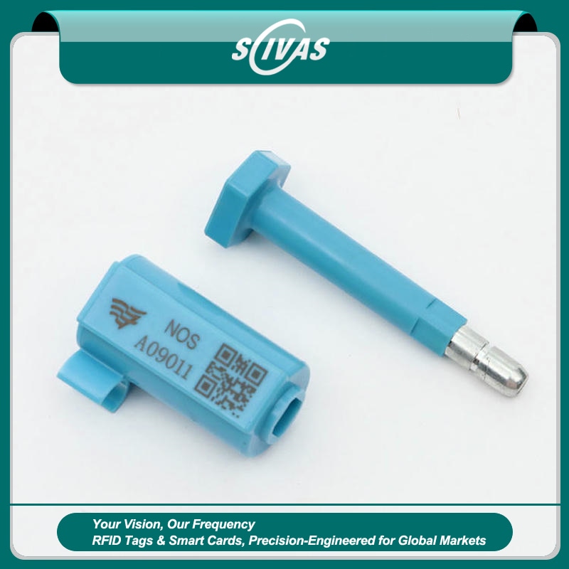 يُعرض جسم ختم أمان RFID أزرق طراز SS8725-1 ودبوس القفل داخل إطار منتج يحمل علامة SCIVAS.
