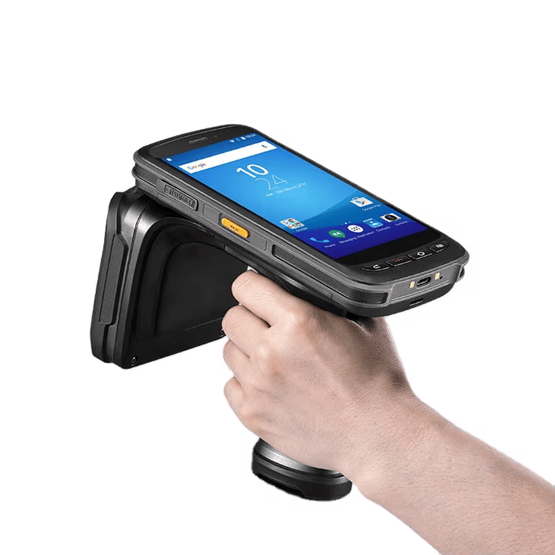 استخدام قارئ rfid JT-972 في مستودع لمسح المنصات وعناصر المخزون من مسافة بعيدة داخل المبنى.