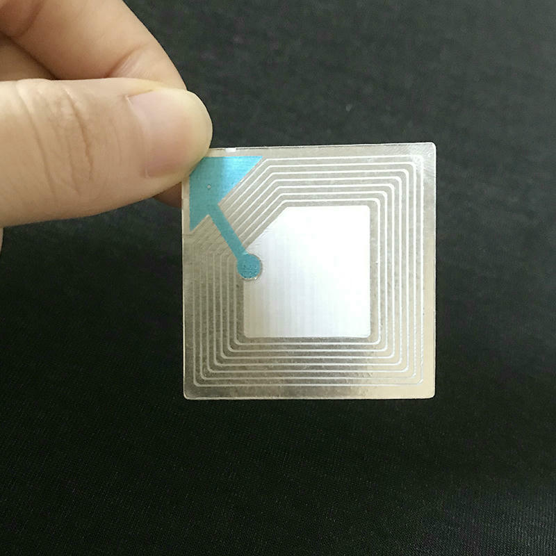 علامات RFID مهنية بتقنية HF للاستخدام الطبي تتيح مسح القوارير الدوائية الحساسة بسرعة وتسجيل بياناتها بدقة