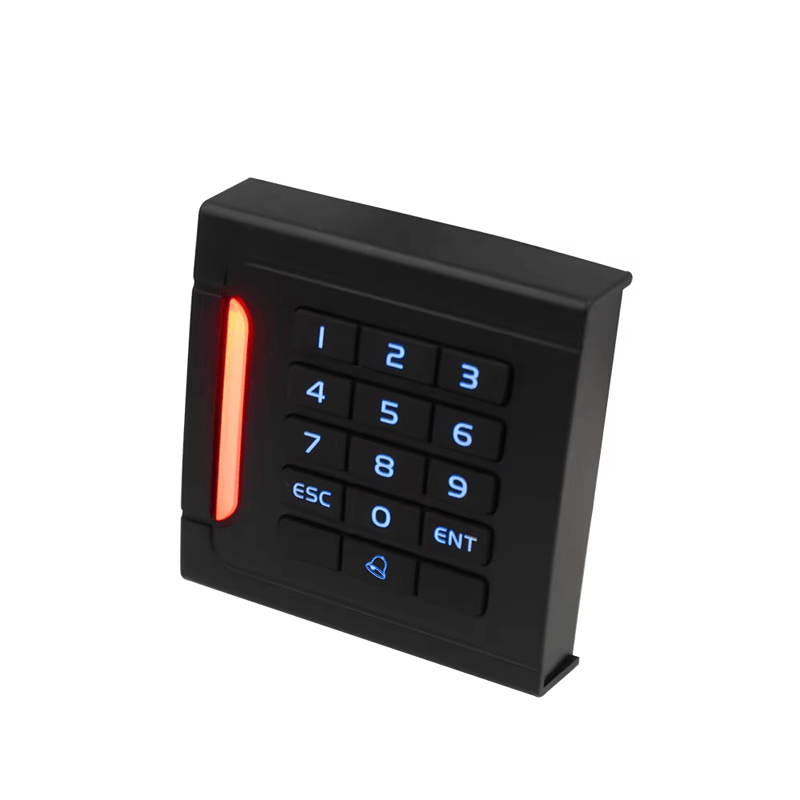 يُعرض قارئ RFID خارجي بلوحة مفاتيح وحماية IP66 مع التركيز على تفاصيل الشريحة لمشروعات قارئات وصول بلوحة مفاتيح.