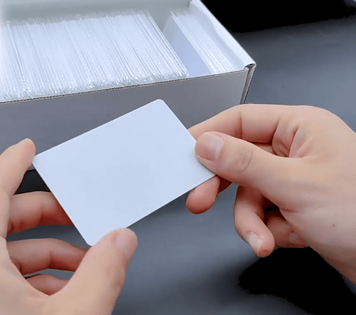 بطاقات RFID فارغة عالية الأداء لتلبية مختلف احتياجات التخصيص.