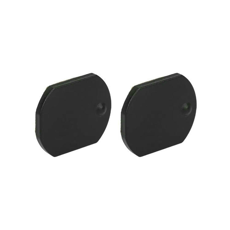 تتميز واجهة علامة UHF RFID C2117-1 بتشطيب خزفي أسود أملس وشكل دائري.