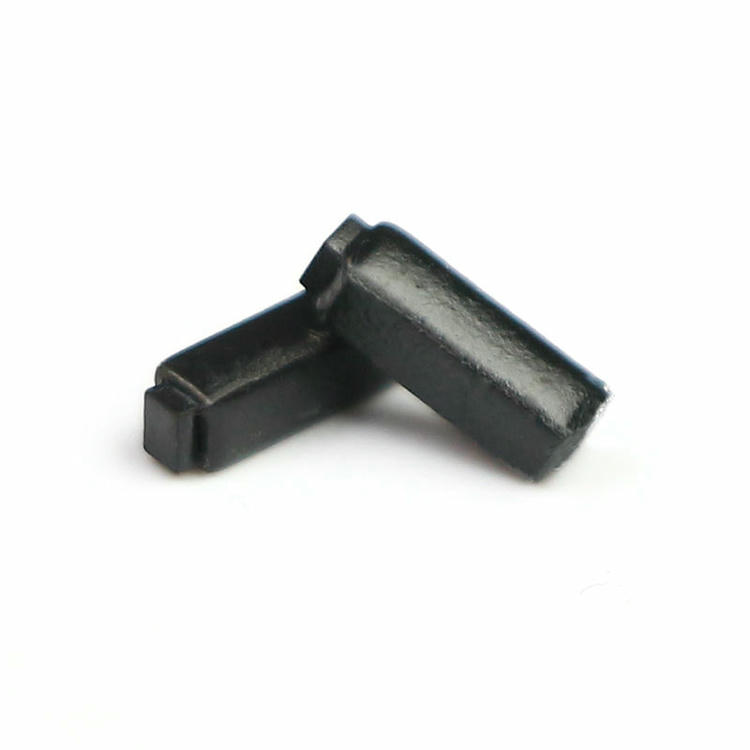 يُظهر قياس احترافي الطول الدقيق 6mm لعلامة RFID الخزفية C0602-1 مقابل مسطرة.